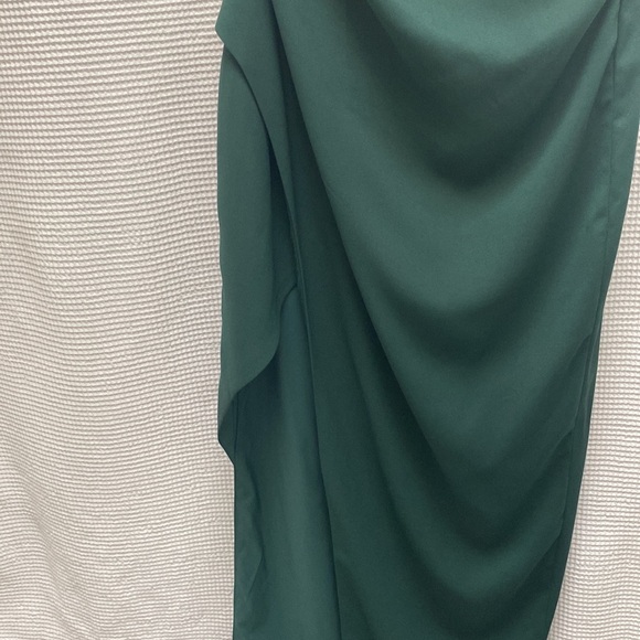 NWT Women’s Nordstrom Rack Alexia Admor Emerald Green Alessi Gown. Size 10. - Picture 4 of 16